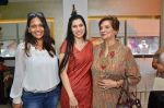 at Zoya Christmas special hosted by Nisha Jamwal in Kemps Corner, Mumbai on 20th Dec 2012 (103).JPG
